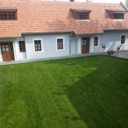 Arácsi Vendégház-3