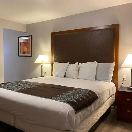 Colonial Motel-2
