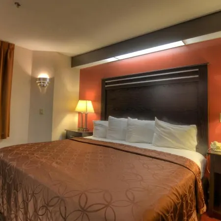 Smoky Mountain Inn & Suites-3