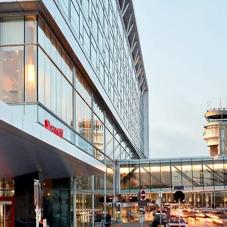 Marriott Montreal Airport In-Terminal Hotel-2