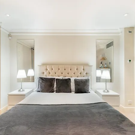 Harrods Room-2