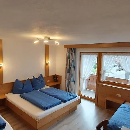 Pension Appartements Via Claudia-3