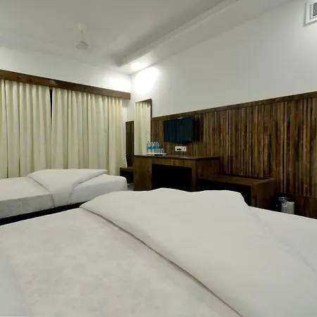 Hotel Dwarka Park-3