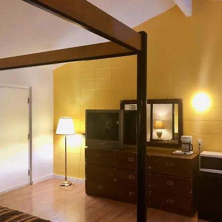 Cub Motel-2