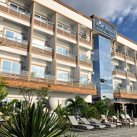 Em Royalle Hotel & Beach Resort-3
