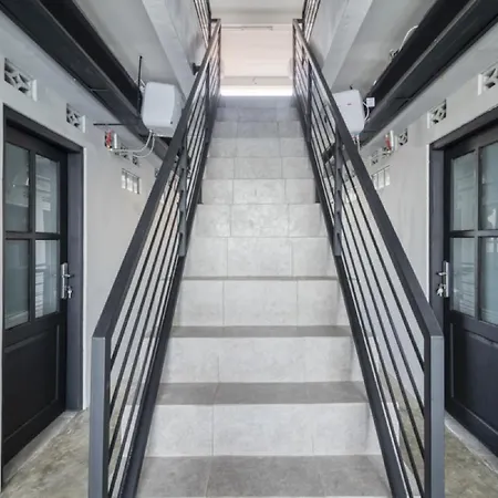 RedDoorz Syariah near Galeria Mall Yogyakarta-3