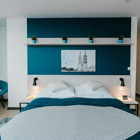 Hotel Blue-3