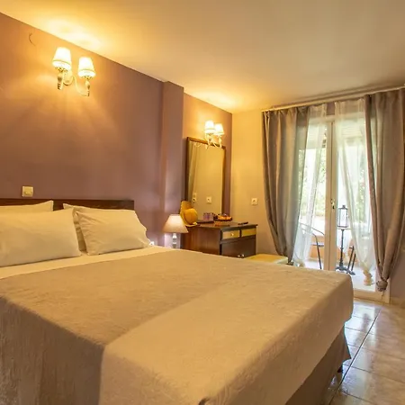 Tellis Holiday Rooms-2