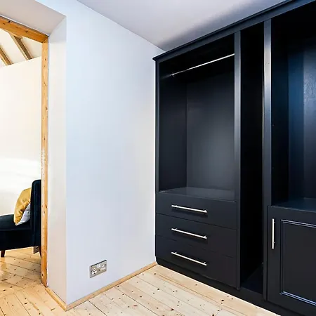 Pages Hotel And Guesthouse-2