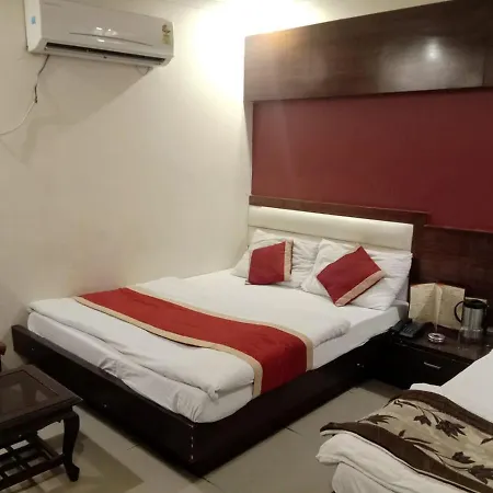 Hotel Star Palace 2 Mints Walking Distance From New Delhi Railway Station-3