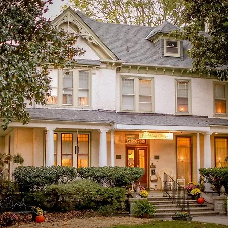 Magnolia House Inn-3