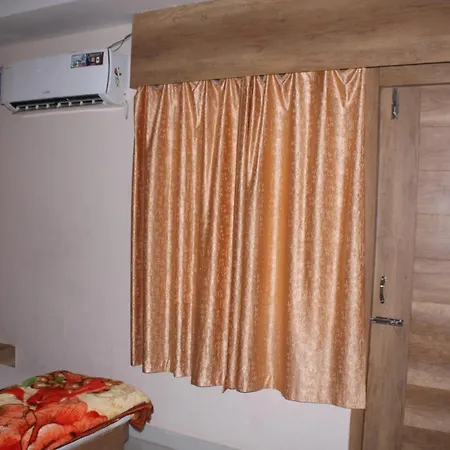 Hotel Omm Palace-2