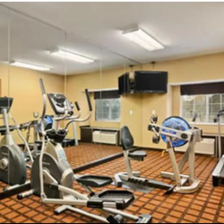 Microtel Inn & Suites By Wyndham Ozark-3