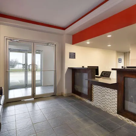 Travelodge By Wyndham Kindersley-2