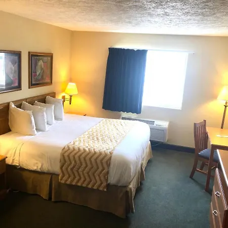 Travelodge By Wyndham Grand Island-2