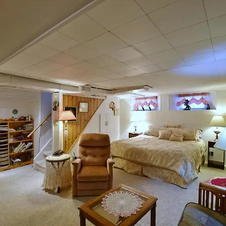 10Th Avenue Guest House & Suites-3