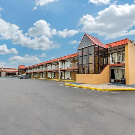 Super 8 By Wyndham Perrysburg-Toledo-3
