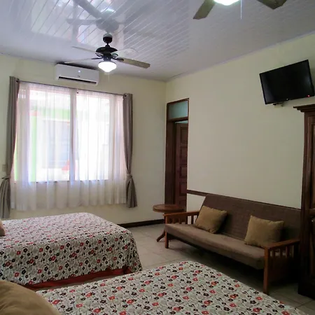 Hotel La Guaria Inn & Suites-2