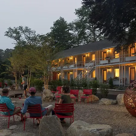 Treehouse Lodge-3