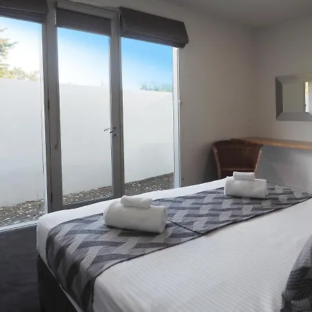 Shells Apartments-3