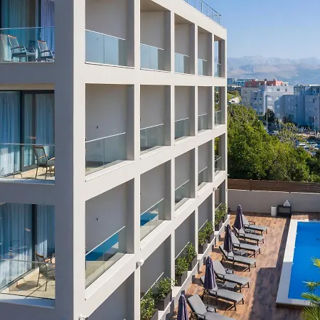 Ellure Luxury Suites-3