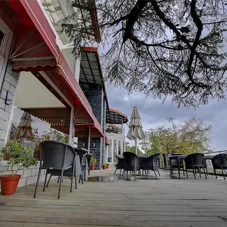 Dunsvirk Court Luxury Boutique Resort-3