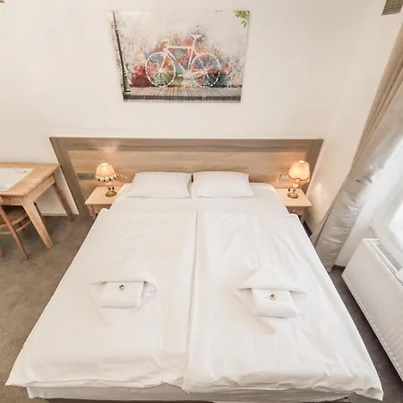 OH Apartments&Rooms-3