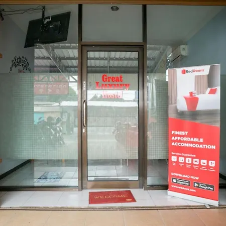 RedDoorz Hostel near Lawang Sewu Semarang-2