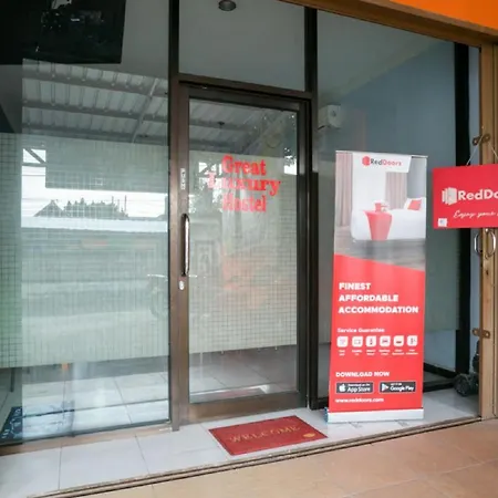 RedDoorz Hostel near Lawang Sewu Semarang-3