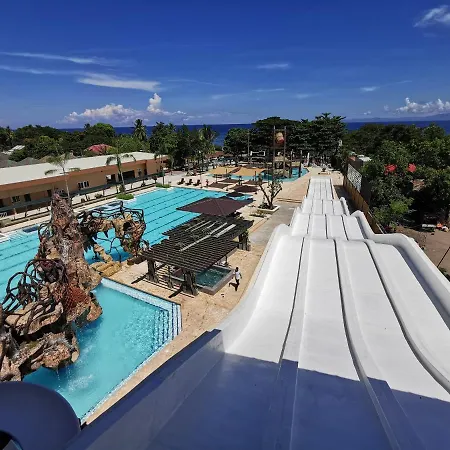 Port Royale Waterpark Resort-3