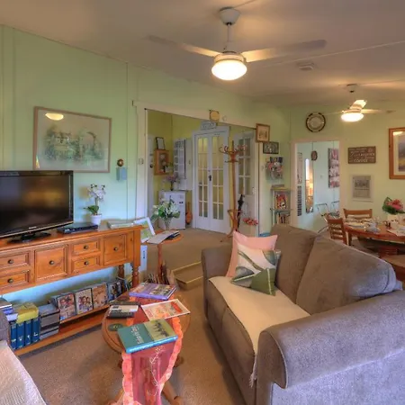 Andavine House - Bed & Breakfast-3