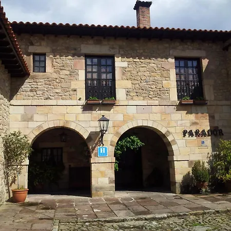 Parador De Santillana Altamira-2