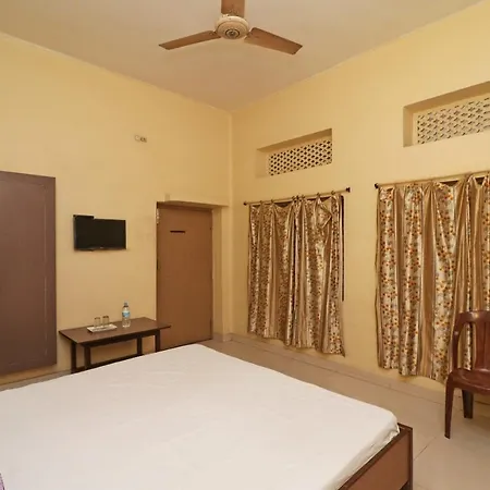 Spot On 39527 Hotel Saraogi Spot-3