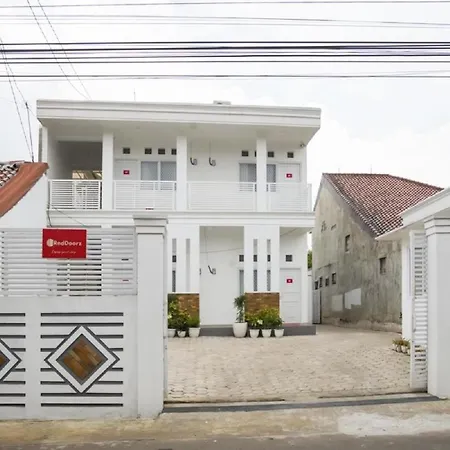 Reddoorz Syariah Near Rsud Kota Bogor-3