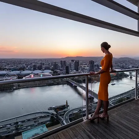 Oaks Brisbane Casino Tower Suites-2