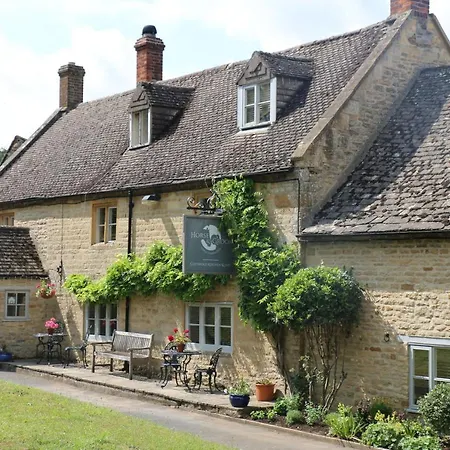 The Horse & Groom-2