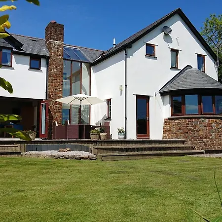Oak Lodge B&B-2