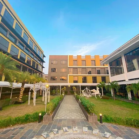 Look Royal Resort-2
