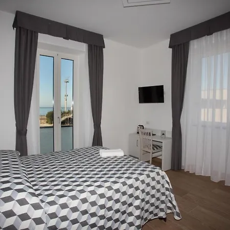 Guesthouse Porto Di Roma-3
