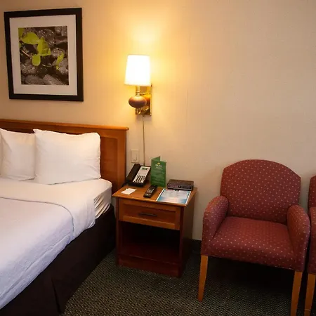 Holiday Lodge Hotel And Conference Center-2