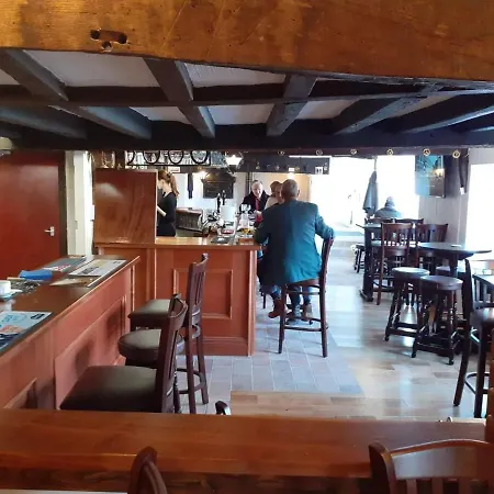 The Bear Inn And Burwash Motel-2