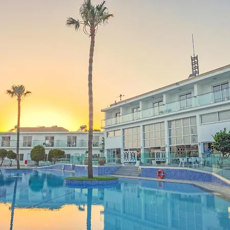 Fedrania Gardens Hotel-3