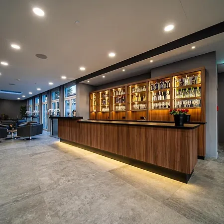 Ee Hotel-2