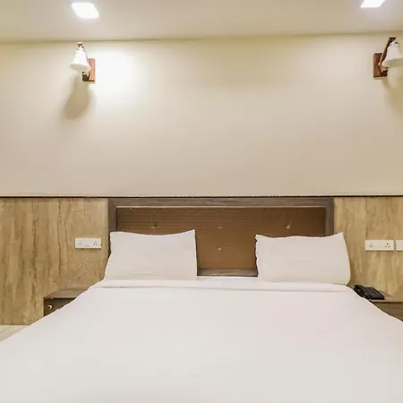 Fabhotel Redisston-2