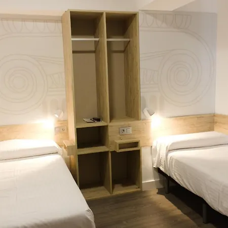 Deluxe Hostels & Suites Merida-3
