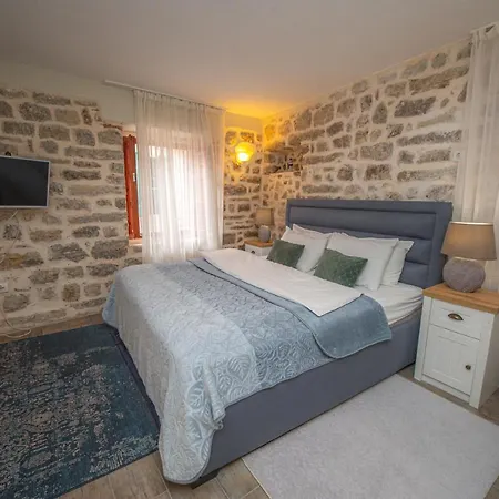 Antika Guesthouse-2