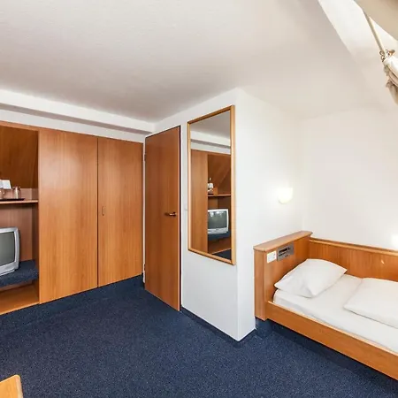Hotel Antares Düsseldorf-3