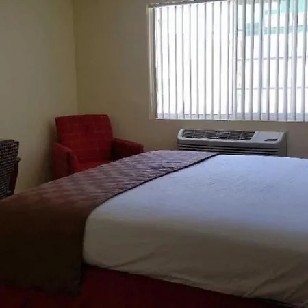 Europa Inn & Suites-3