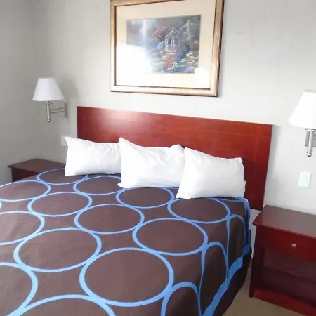 Super 8 By Wyndham Red Deer City Centre-3