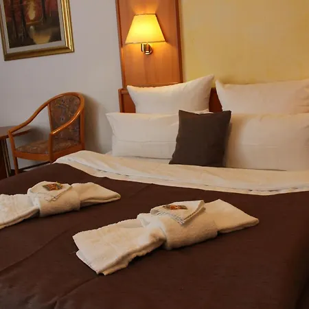 Hotel Pirsch-2